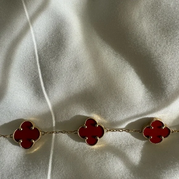14K Elegant Red and Gold Clover Bracelet - Picture 3 of 8